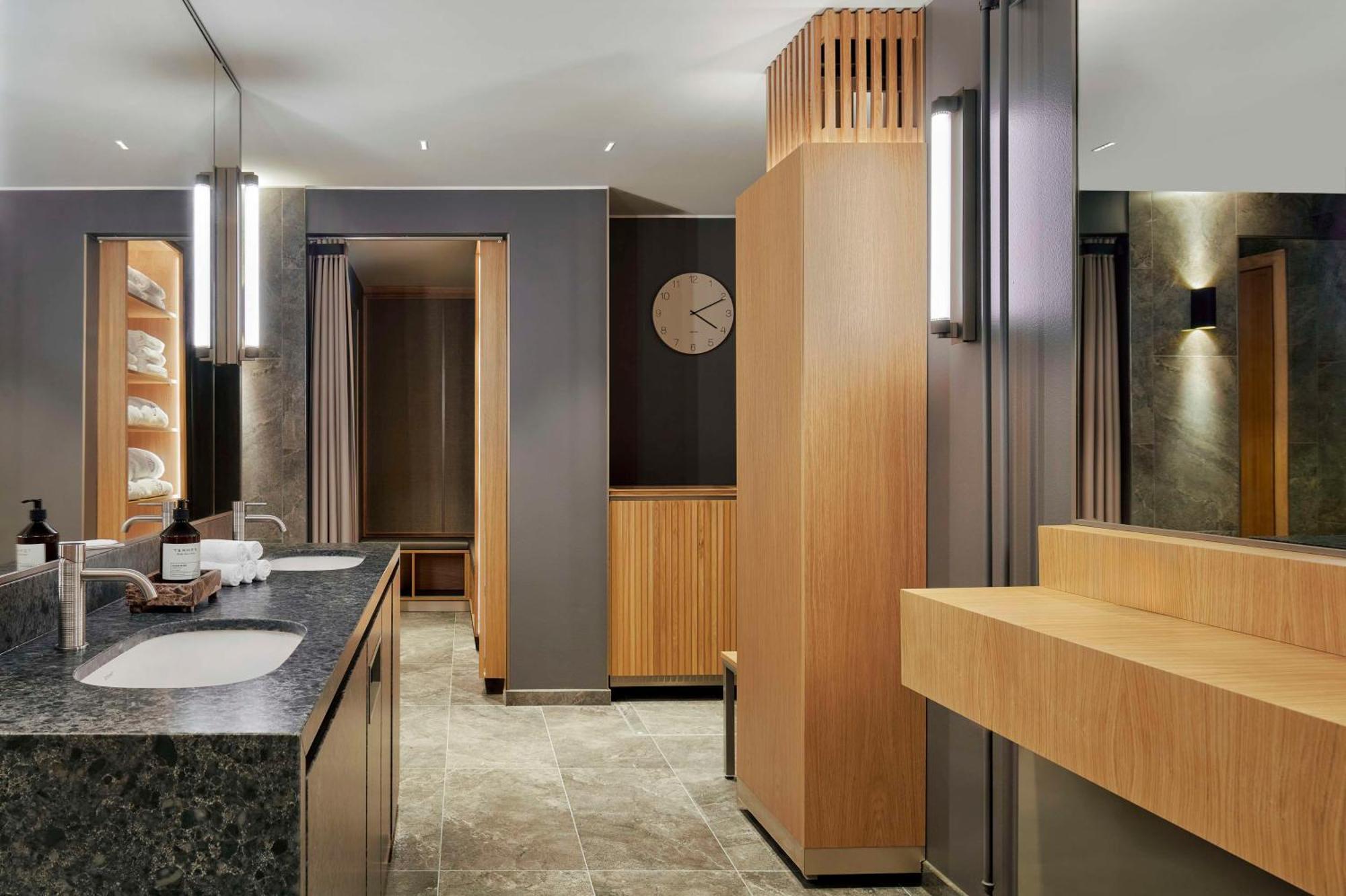 Nh Collection Helsinki Grand Hansa المظهر الخارجي الصورة The interior of the bathroom